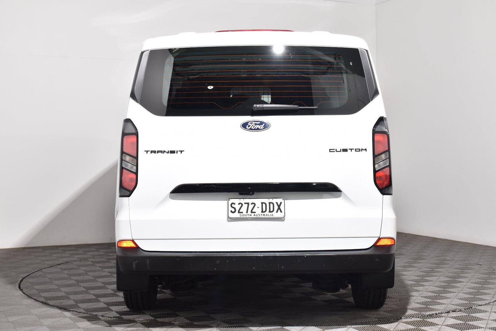 2024 Ford Transit Custom Trend SWB — photo 4