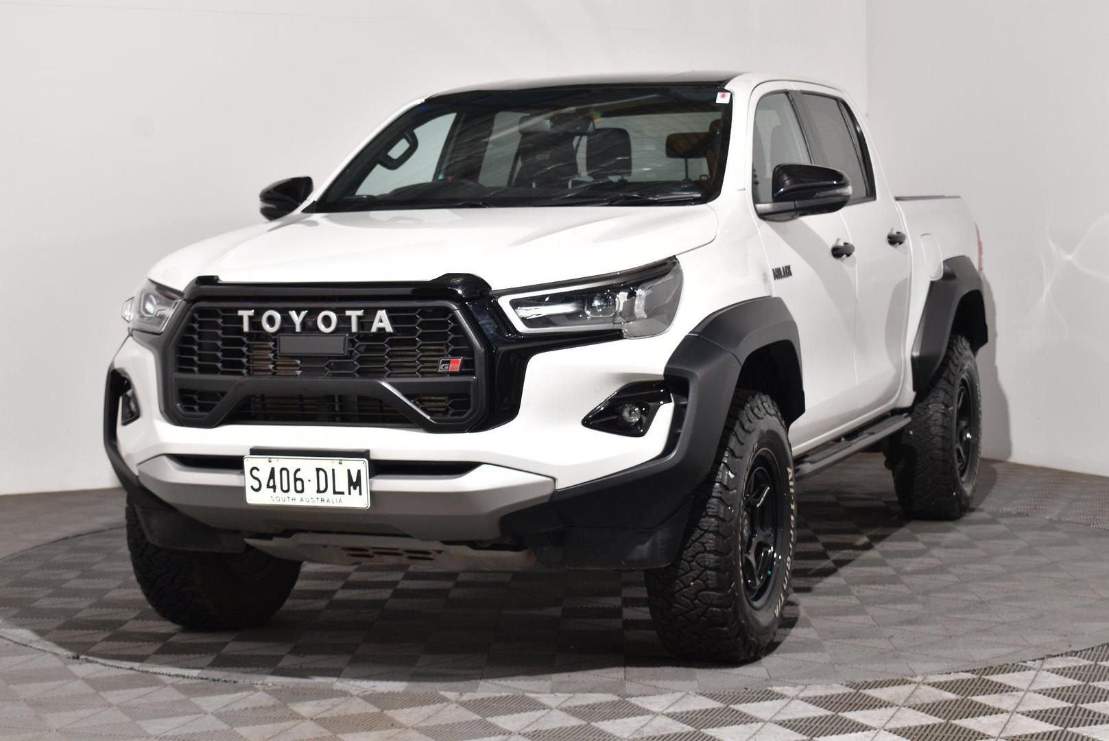 2024 Toyota Hilux GR Sport — photo 13