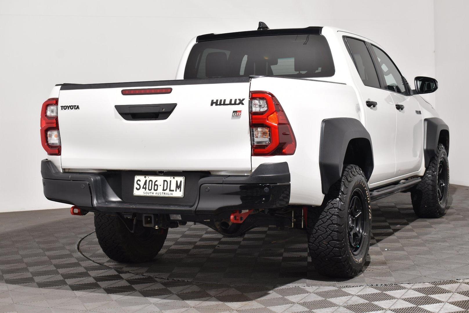 2024 Toyota Hilux GR Sport — photo 14