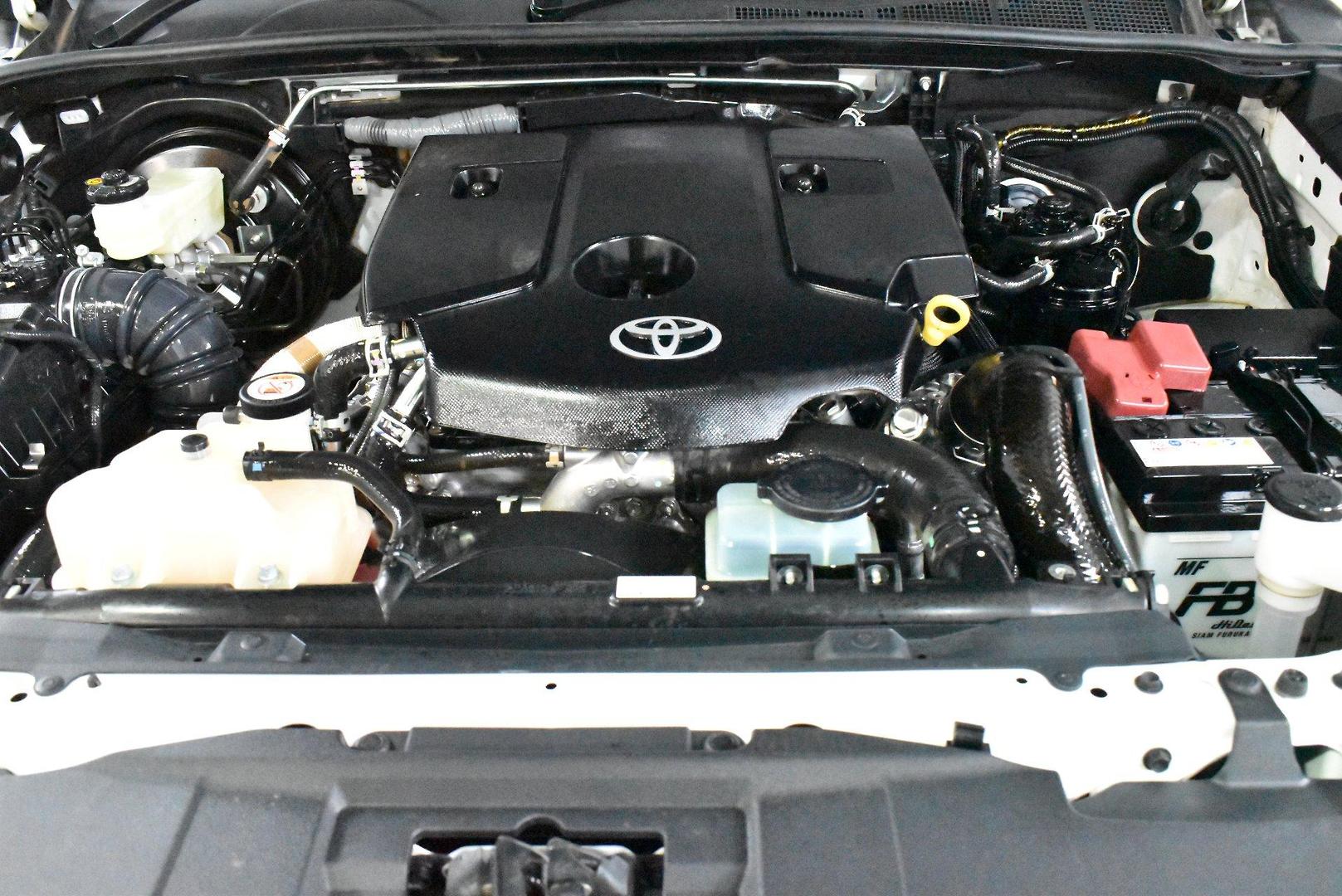 2024 Toyota Hilux GR Sport — photo 17