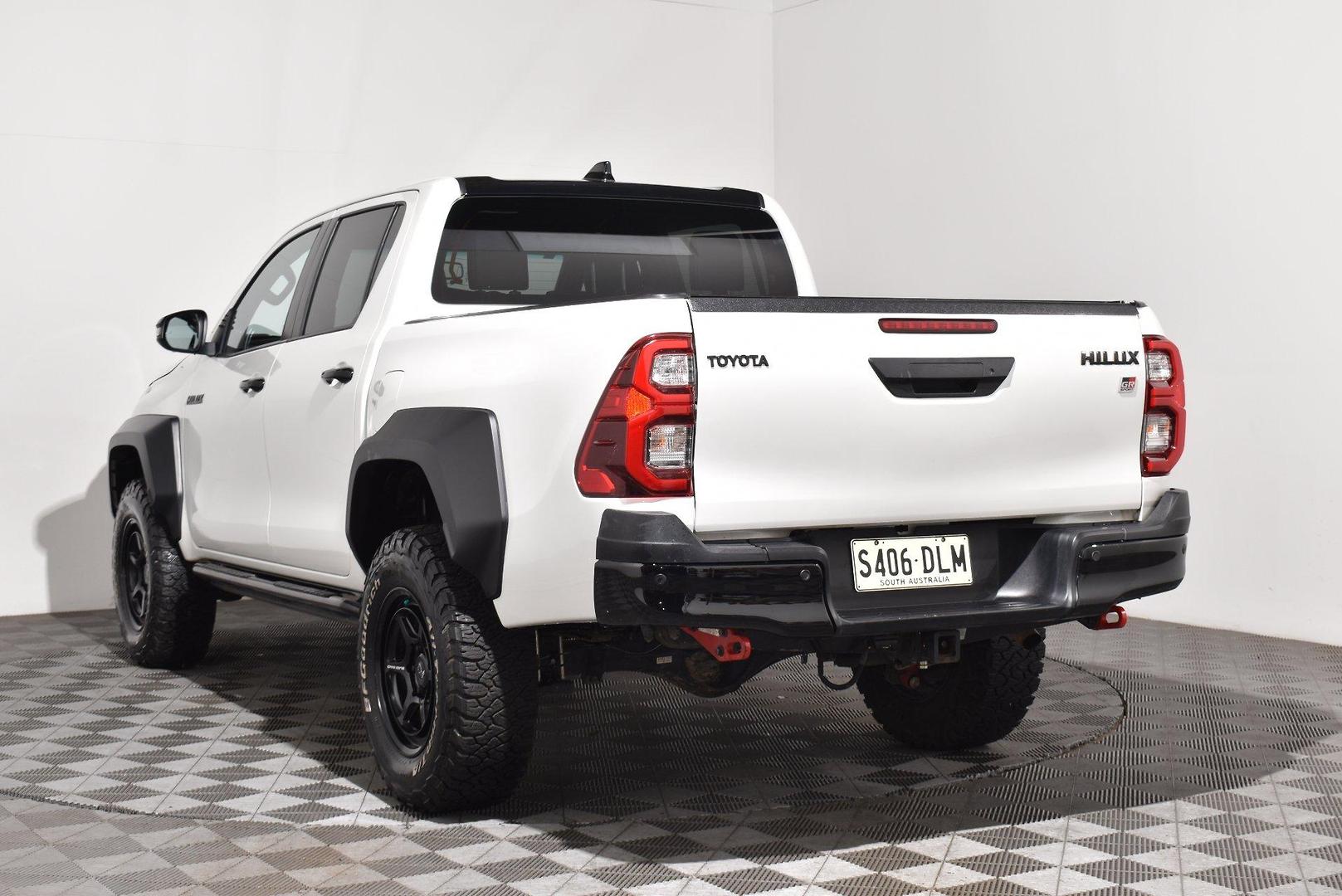2024 Toyota Hilux GR Sport — photo 2