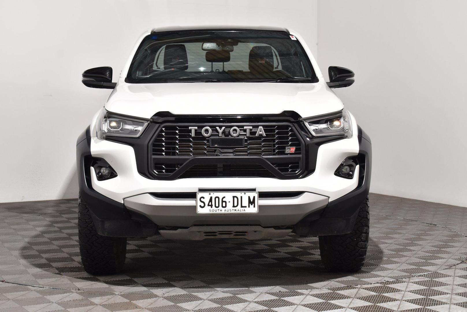 2024 Toyota Hilux GR Sport — photo 3