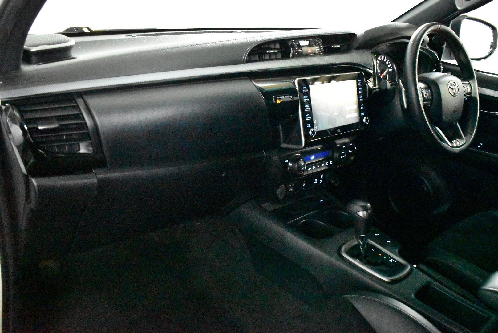 2024 Toyota Hilux GR Sport — photo 6