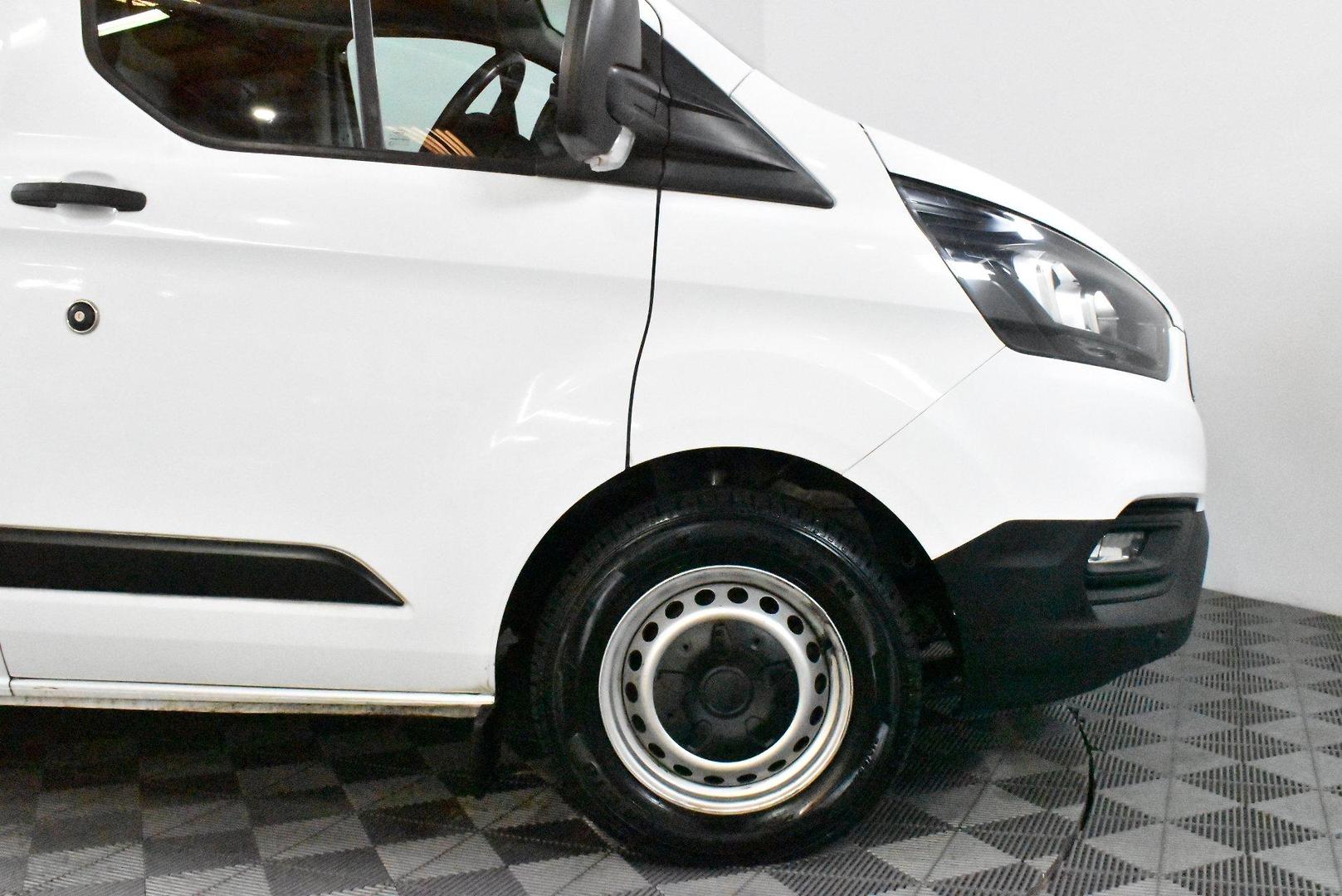 2020 Ford Transit Custom 340L — photo 17