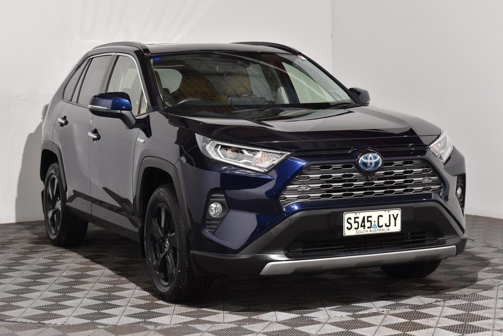 2021 Toyota RAV4 Cruiser — photo 1