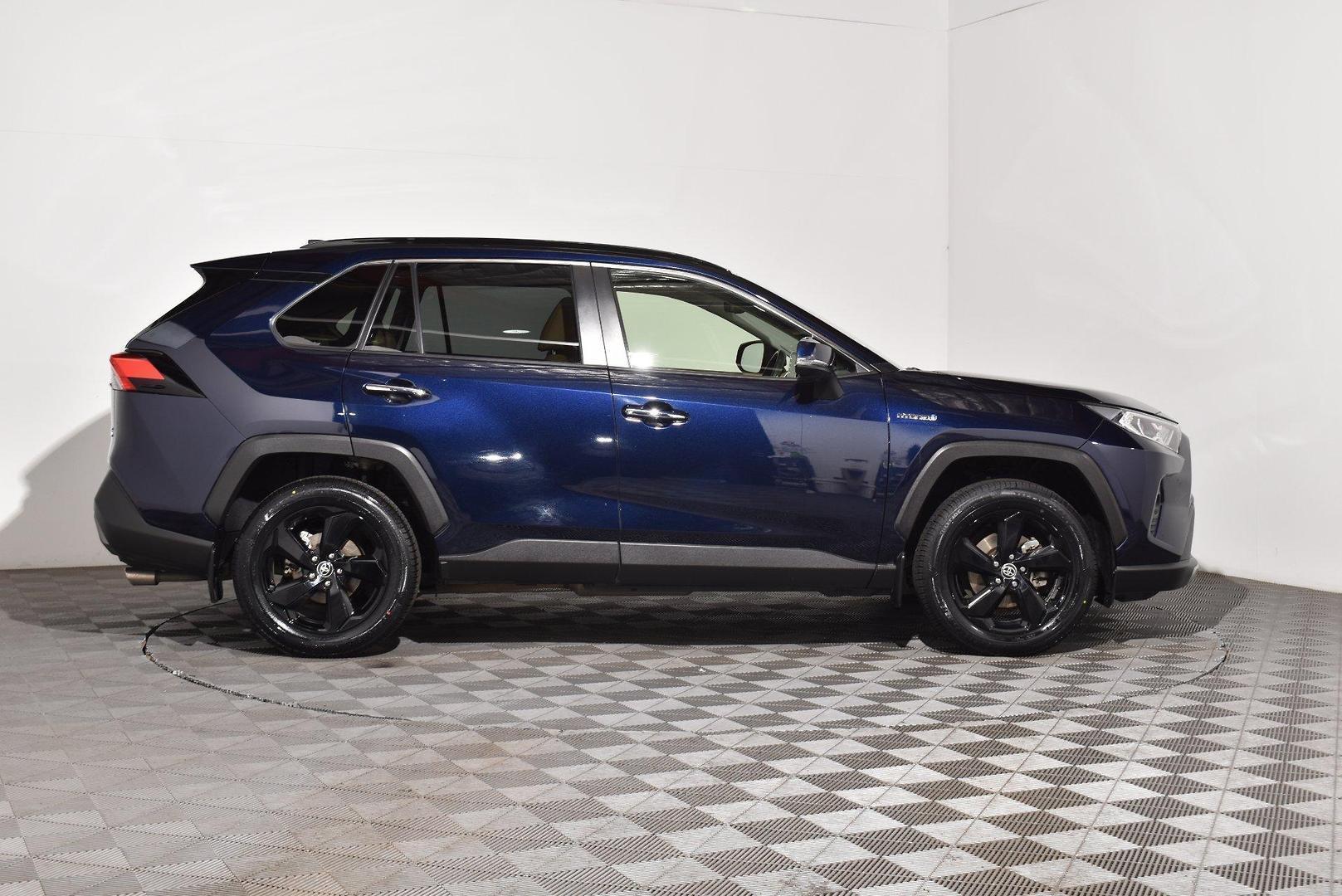2021 Toyota RAV4 Cruiser — photo 10