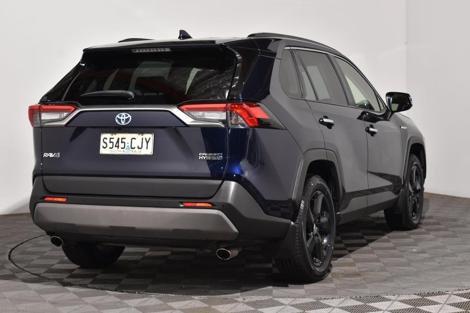 2021 Toyota RAV4 Cruiser — photo 14