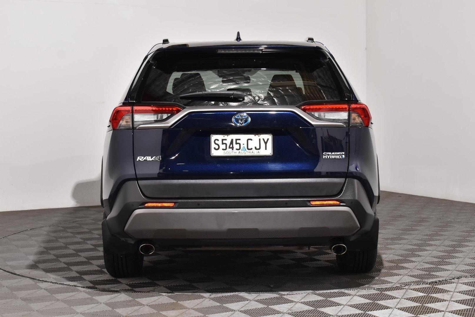 2021 Toyota RAV4 Cruiser — photo 4