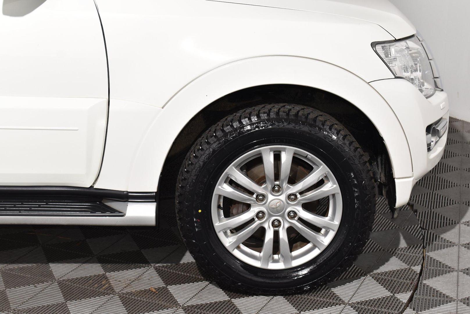 2020 Mitsubishi Pajero GLS — photo 18