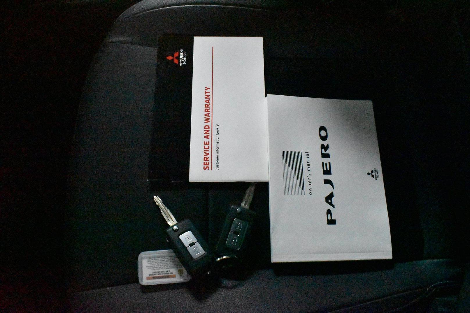 2020 Mitsubishi Pajero GLS — photo 24