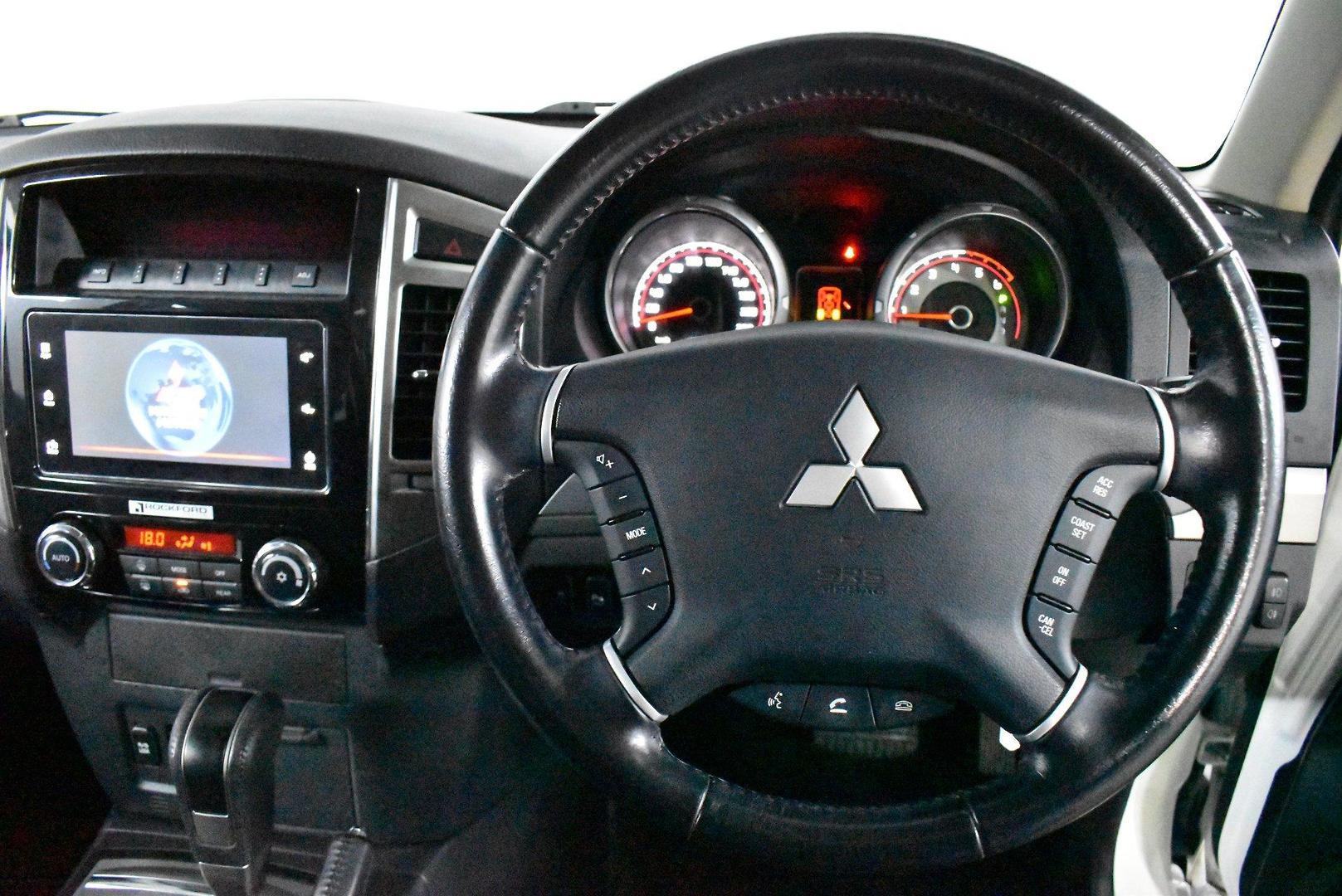 2020 Mitsubishi Pajero GLS — photo 5