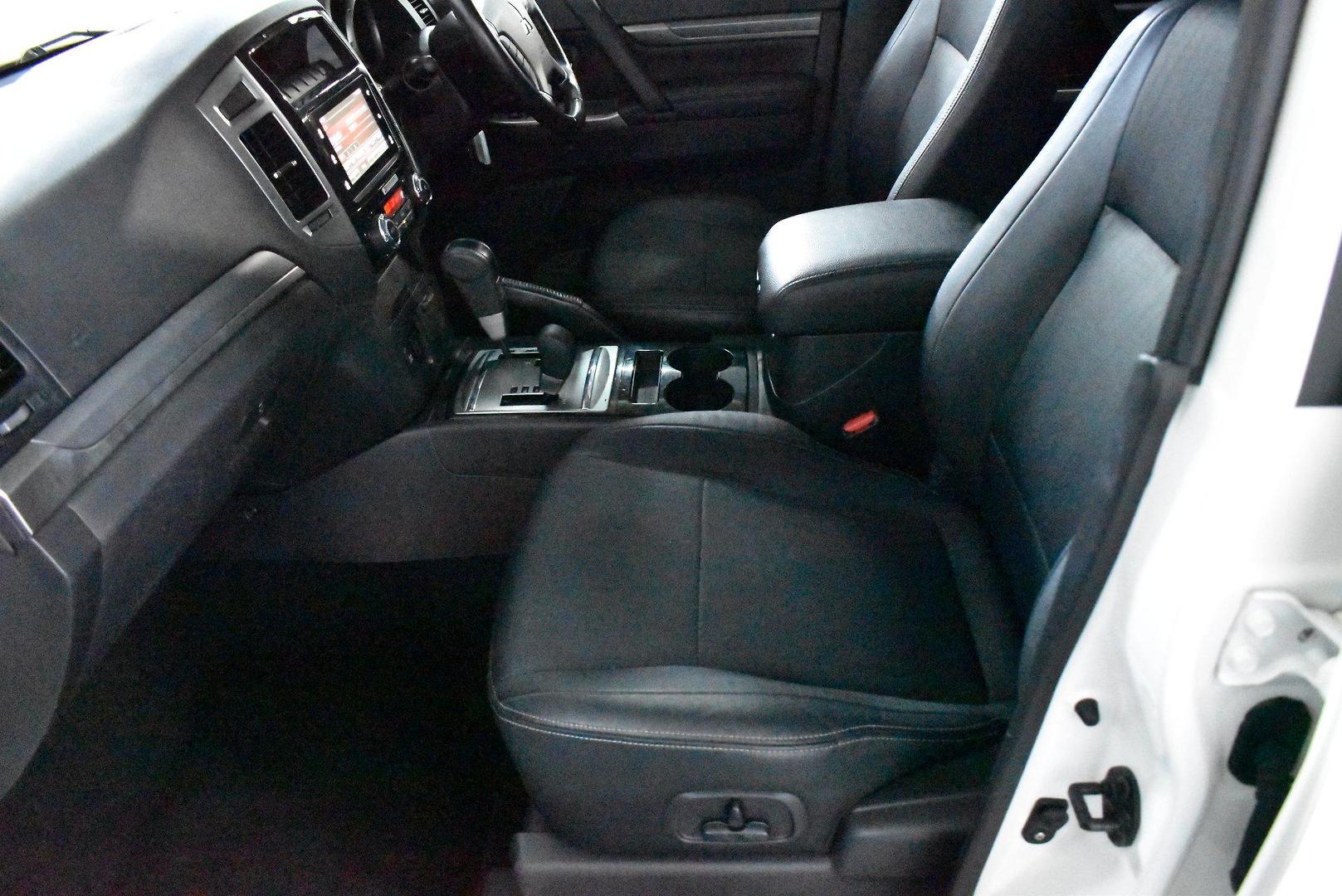 2020 Mitsubishi Pajero GLS — photo 7