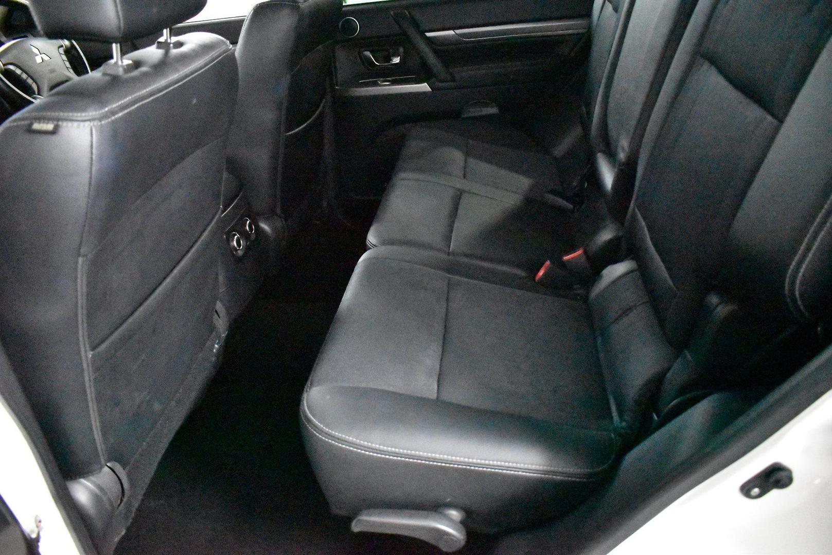 2020 Mitsubishi Pajero GLS — photo 8