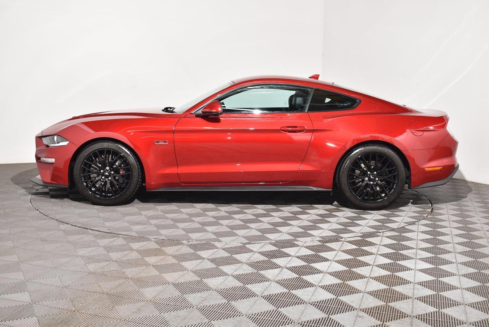 2022 Ford Mustang GT — photo 11