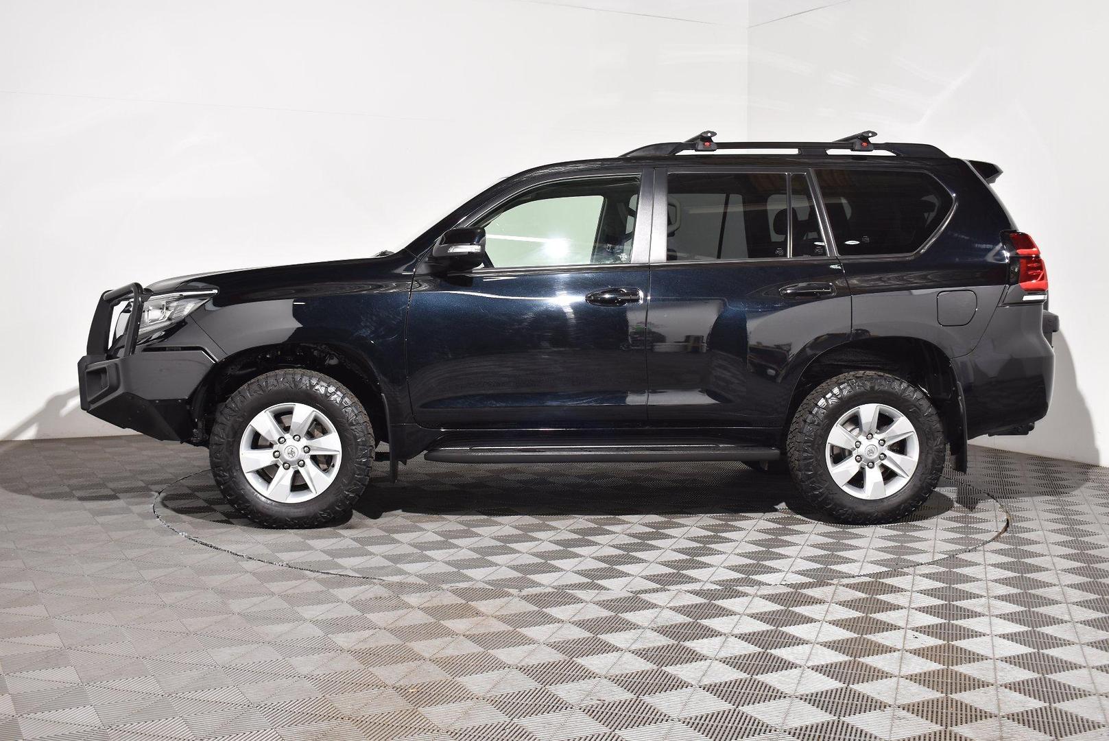 2017 Toyota Landcruiser Prado GXL — photo 11
