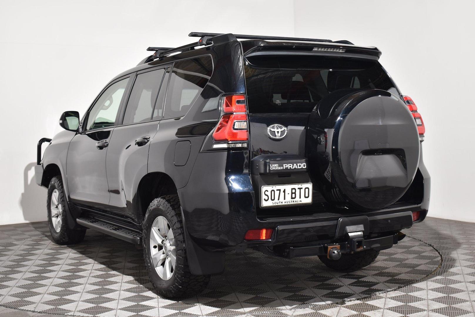 2017 Toyota Landcruiser Prado GXL — photo 14
