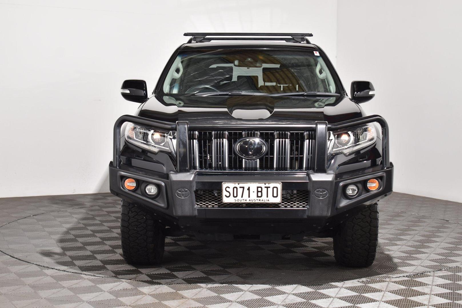 2017 Toyota Landcruiser Prado GXL — photo 3