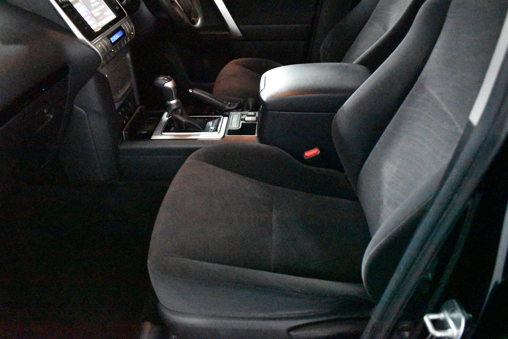 2017 Toyota Landcruiser Prado GXL — photo 7
