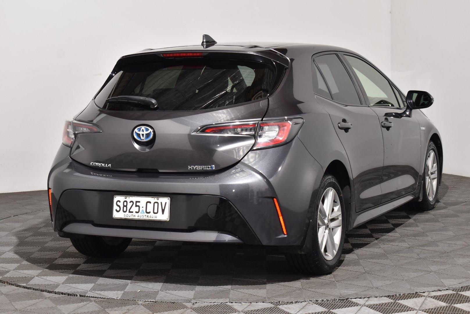 2022 Toyota Corolla Ascent Sport Hybrid — photo 14