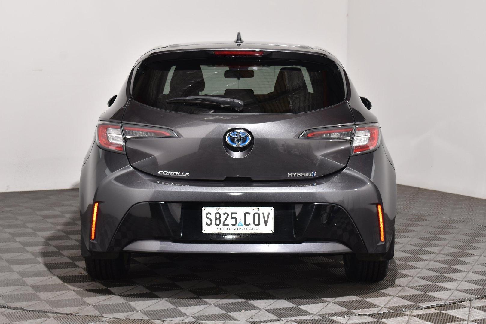 2022 Toyota Corolla Ascent Sport Hybrid — photo 4