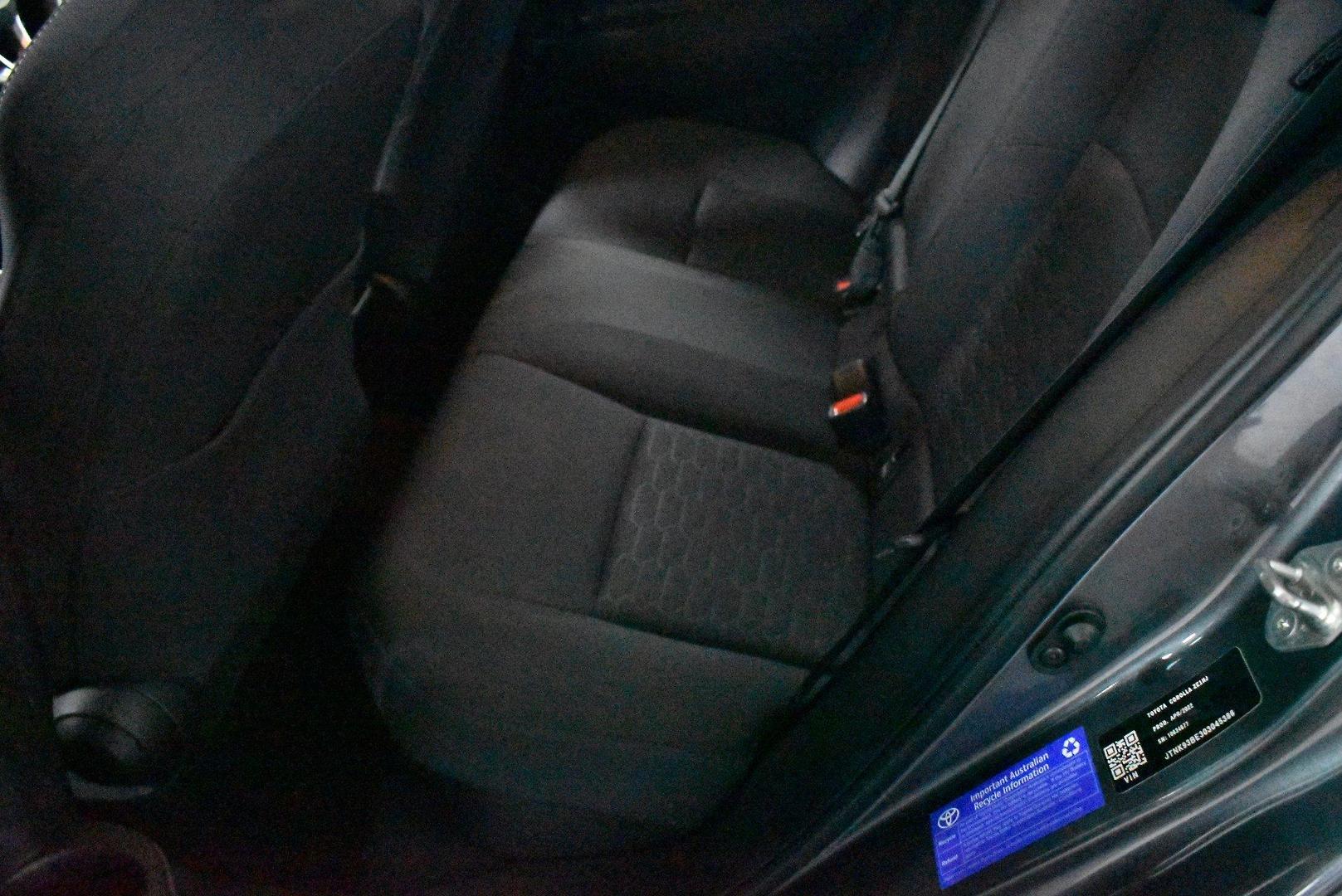 2022 Toyota Corolla Ascent Sport Hybrid — photo 8