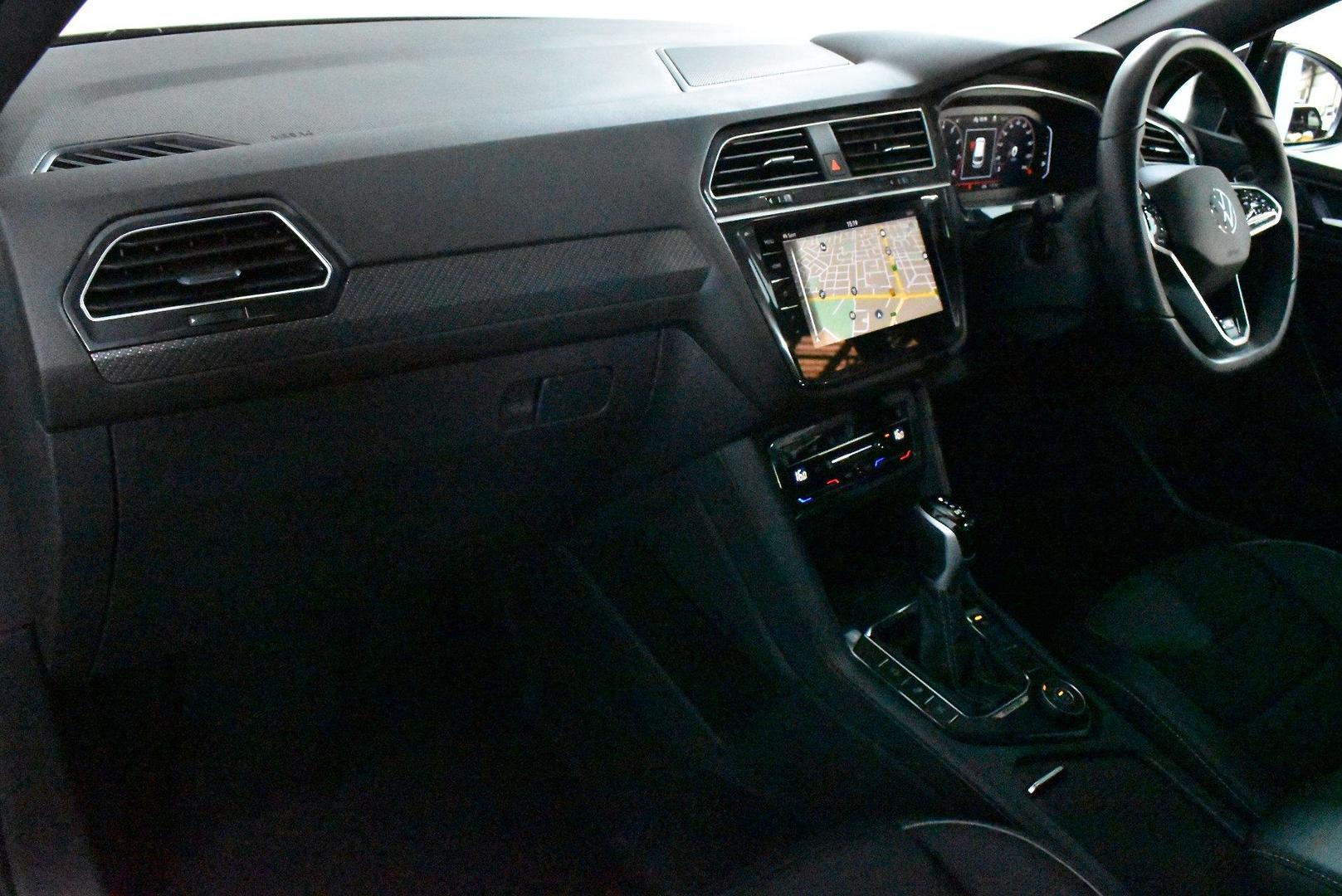 2024 Volkswagen Tiguan Wolfsburg Edition Allspace — photo 6