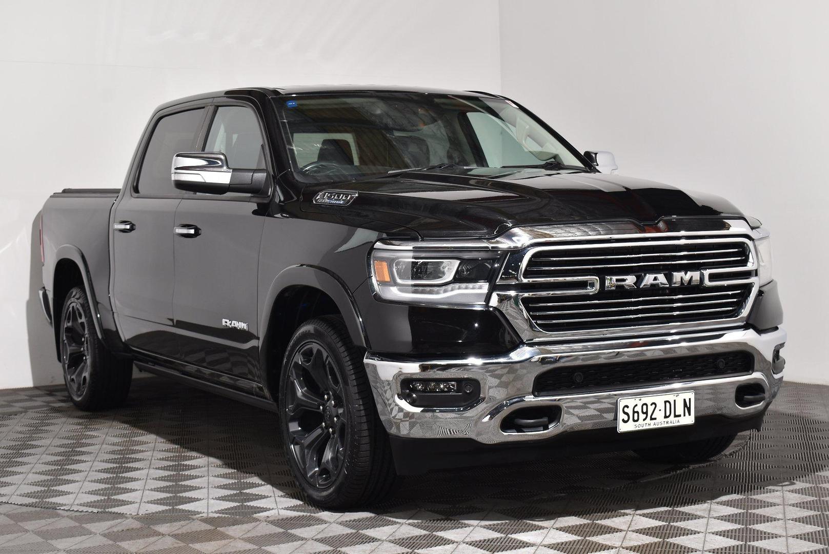 2022 RAM 1500 Laramie — photo 1