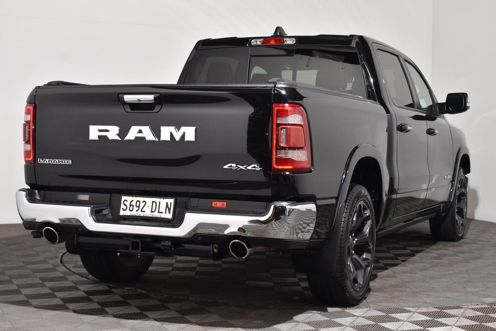 2022 RAM 1500 Laramie — photo 14