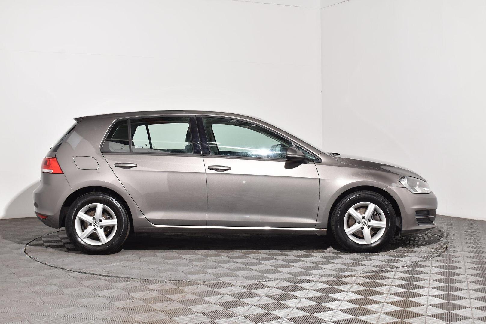 2015 Volkswagen Golf 90TSI — photo 10