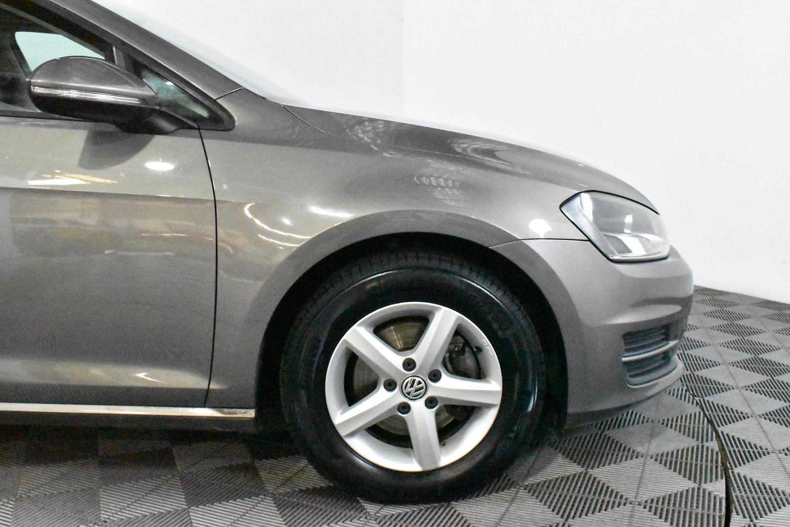 2015 Volkswagen Golf 90TSI — photo 18