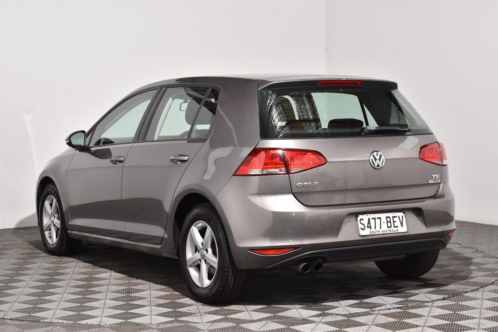 2015 Volkswagen Golf 90TSI — photo 2