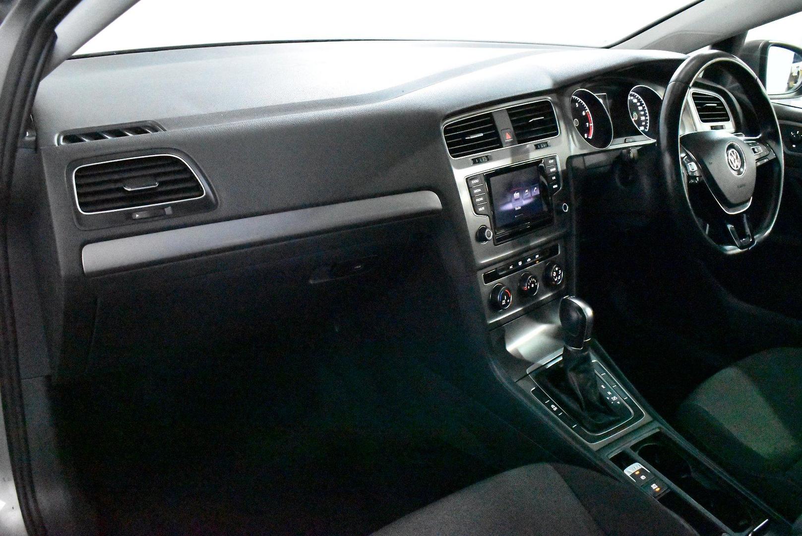 2015 Volkswagen Golf 90TSI — photo 6