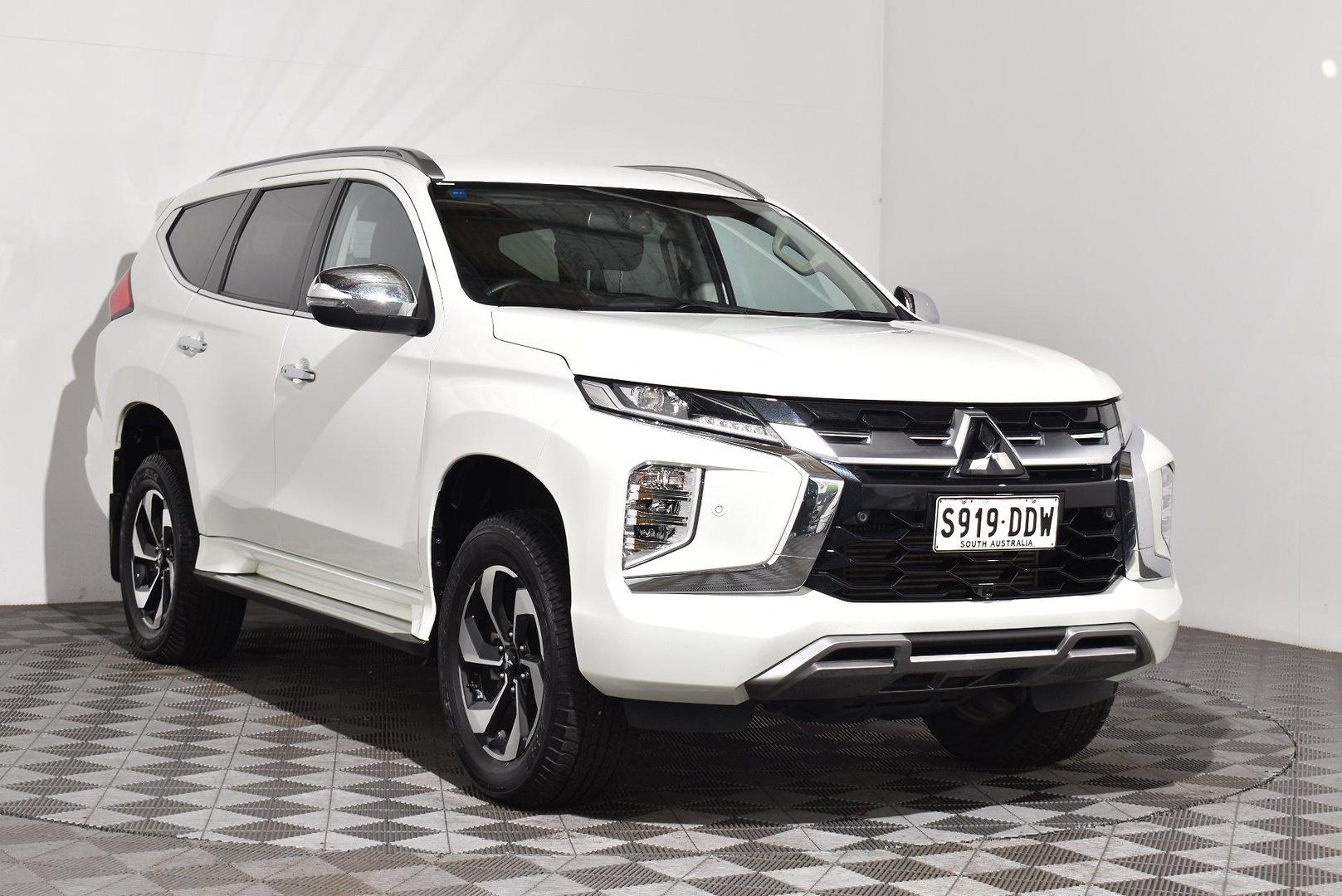 2024 Mitsubishi Pajero Sport Exceed — photo 1