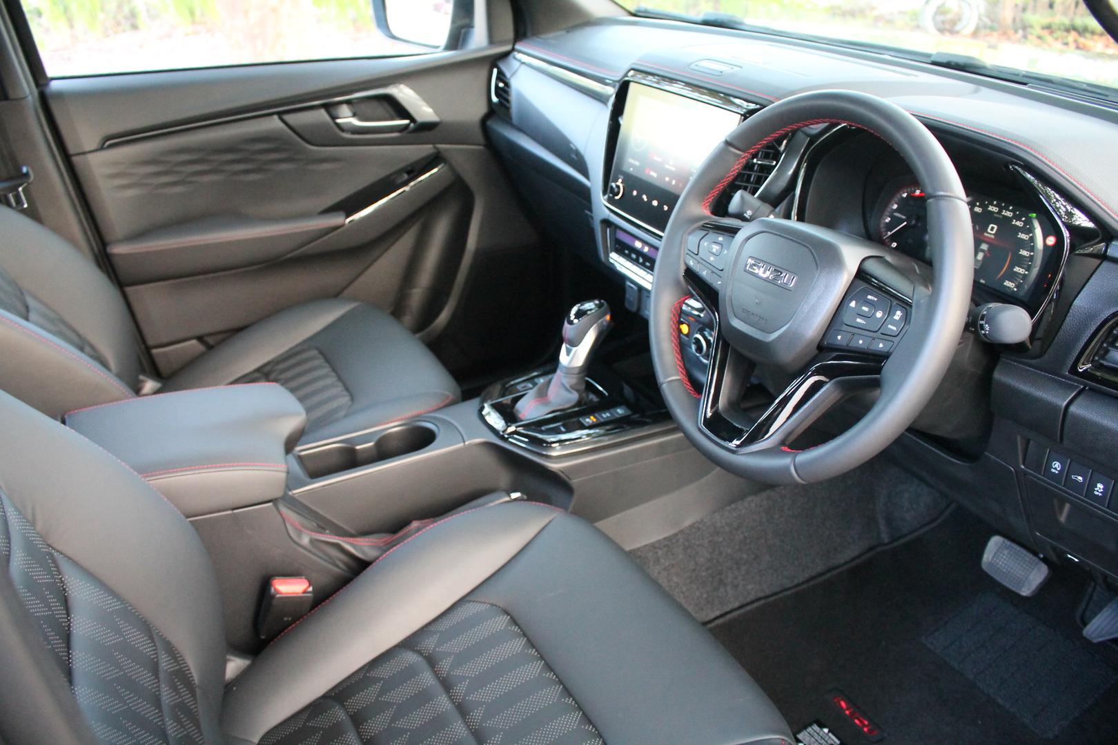 2025 Isuzu D-MAX XTERRAIN — photo 13