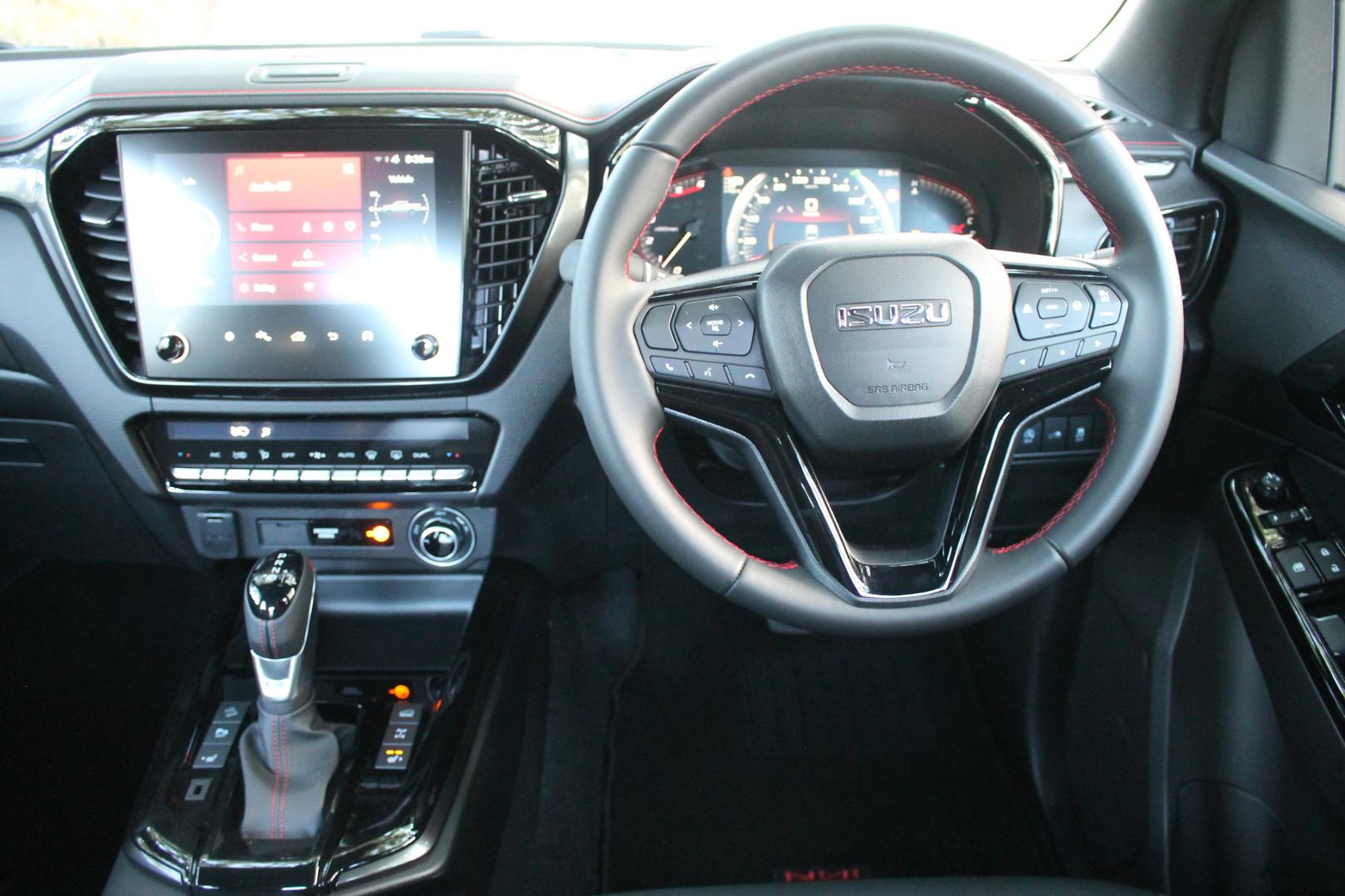 2025 Isuzu D-MAX XTERRAIN — photo 16