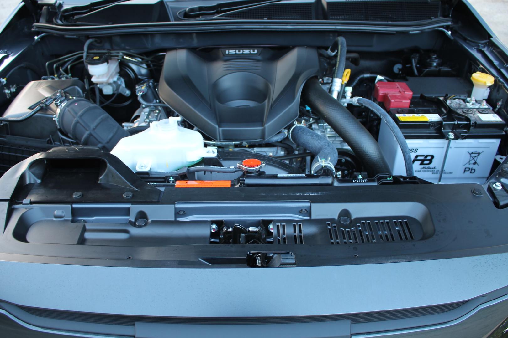 2025 Isuzu D-MAX XTERRAIN — photo 17