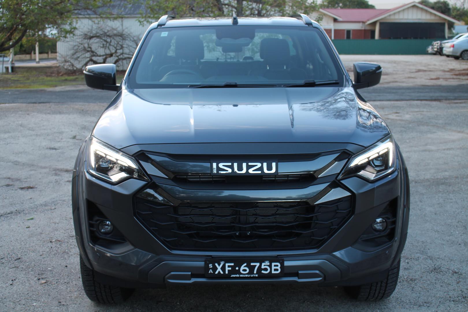 2025 Isuzu D-MAX XTERRAIN — photo 3