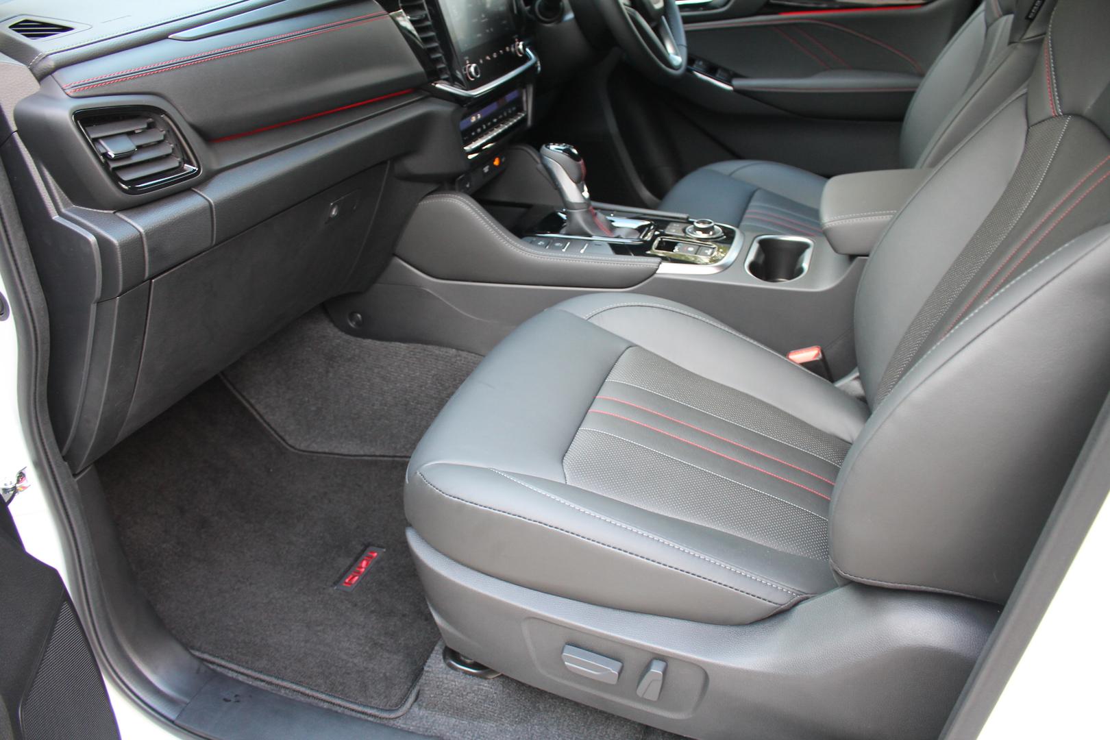 2025 Isuzu MU-X XTERRAIN — photo 20