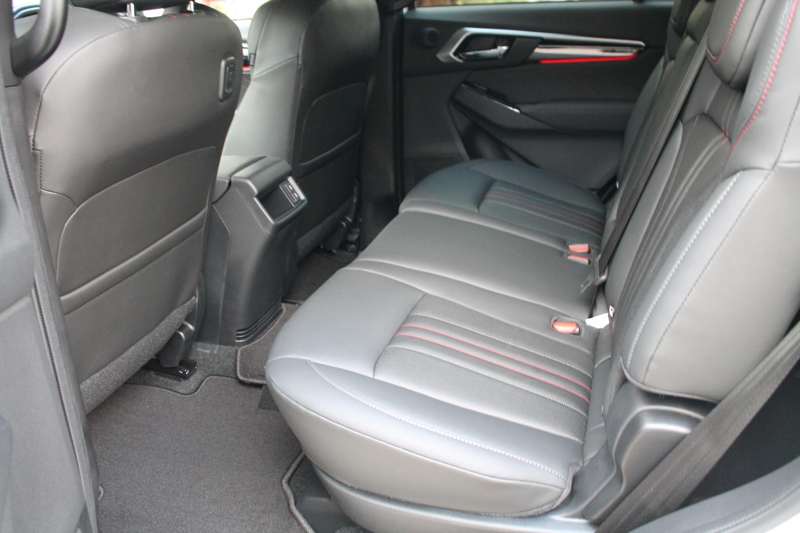 2025 Isuzu MU-X XTERRAIN — photo 22