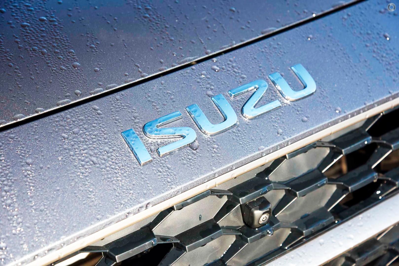 2025 Isuzu MU-X LST — photo 14