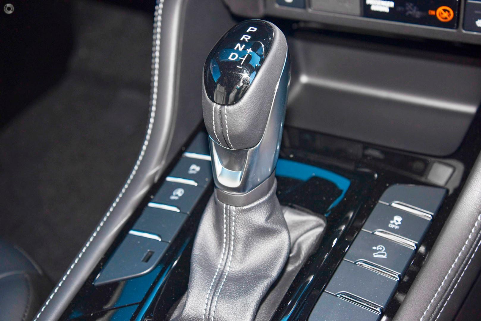 2025 Isuzu MU-X LST — photo 15