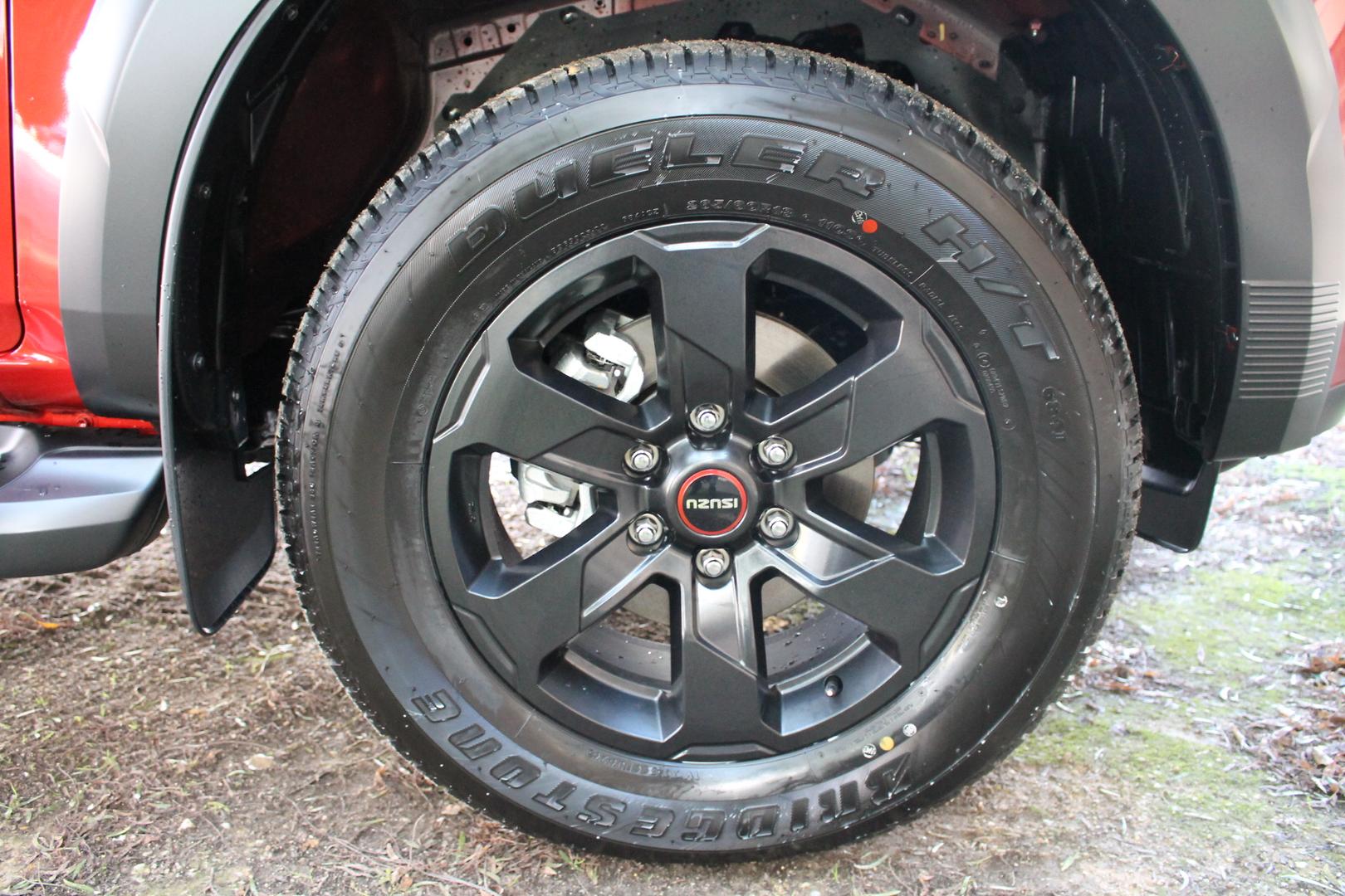 2025 Isuzu D-MAX XTERRAIN — photo 17