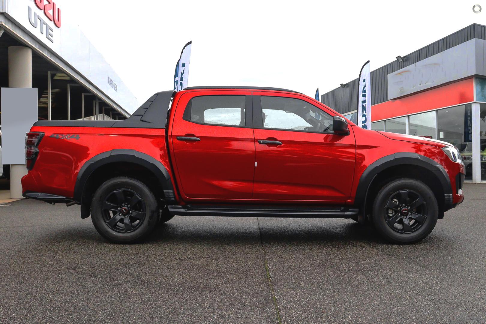 2025 Isuzu D-MAX XTERRAIN — photo 6