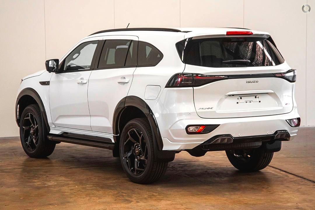 2025 Isuzu MU-X XTERRAIN — photo 4