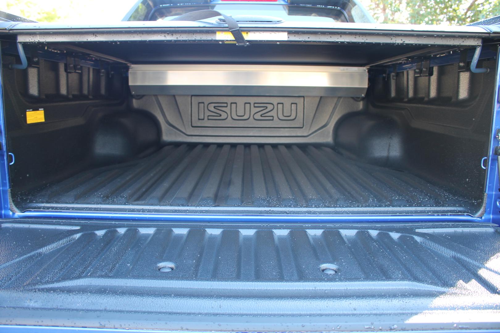 2025 Isuzu D-MAX XTERRAIN — photo 17