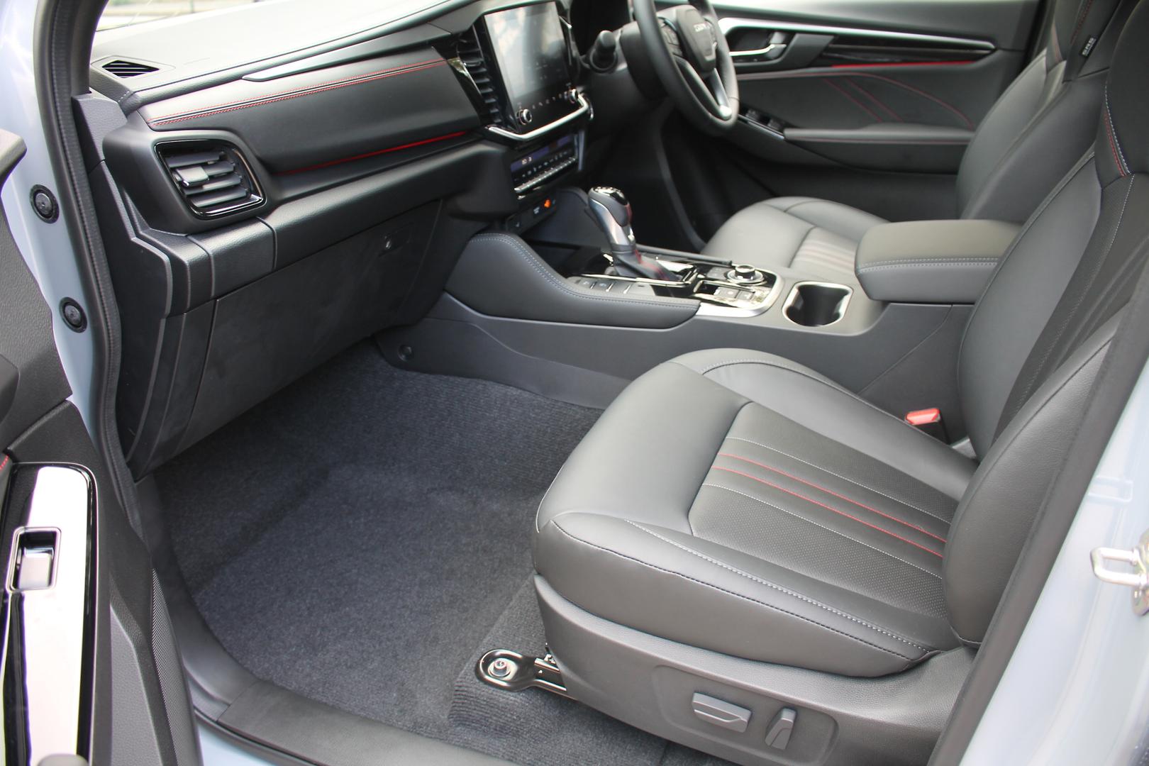 2025 Isuzu MU-X XTERRAIN — photo 16