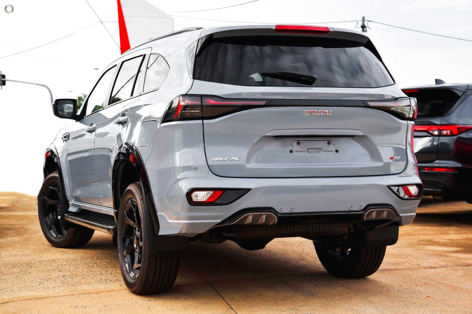 2025 Isuzu MU-X XTERRAIN — photo 4