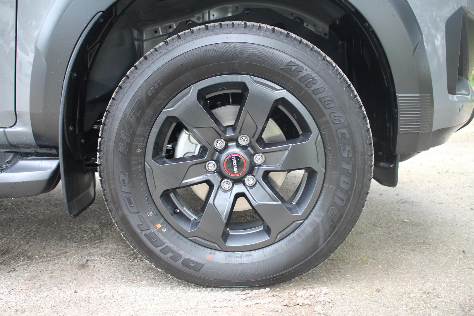 2025 Isuzu D-MAX XTERRAIN — photo 18