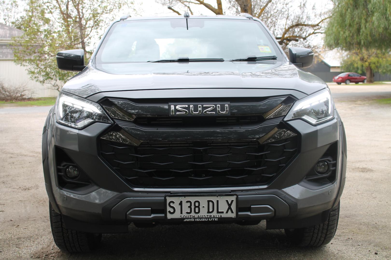 2025 Isuzu D-MAX XTERRAIN — photo 2