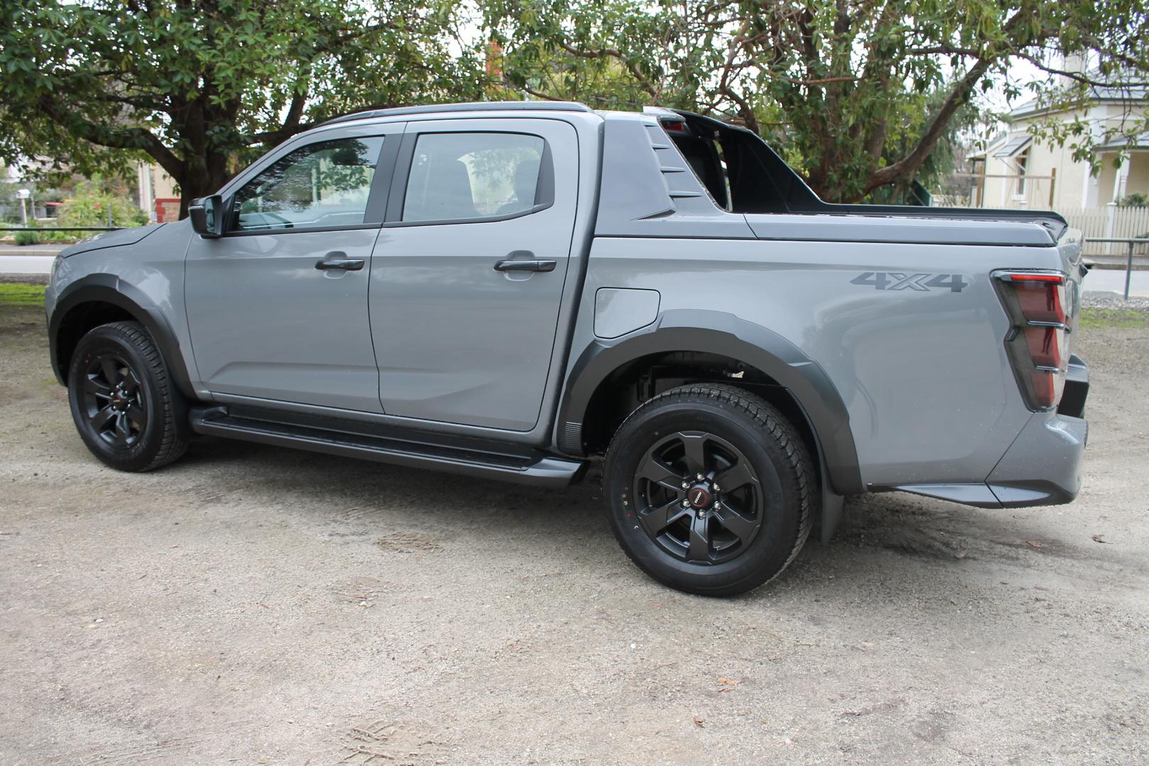 2025 Isuzu D-MAX XTERRAIN — photo 6